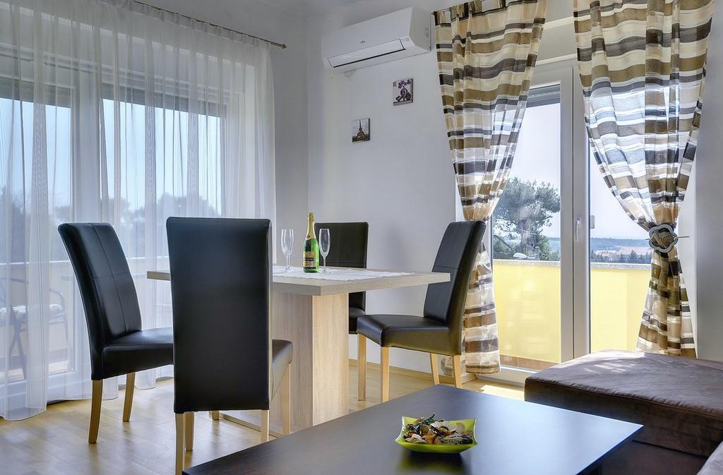 Apartments Kralj 메덜린 외부 사진