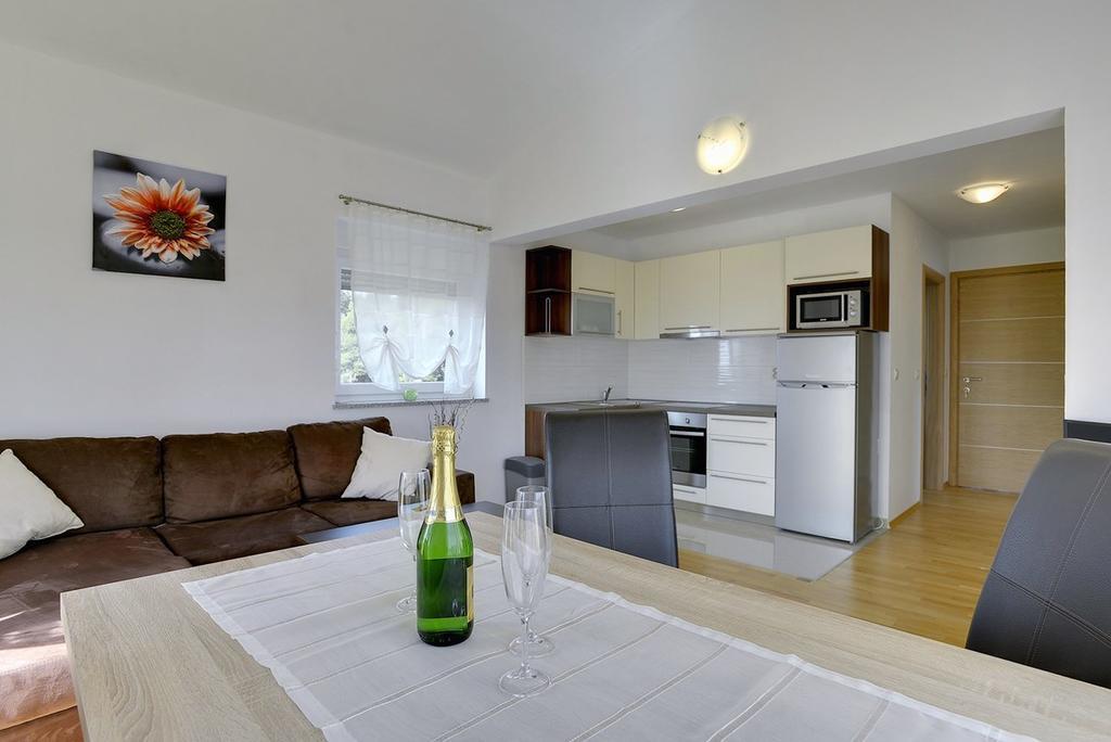 Apartments Kralj 메덜린 외부 사진