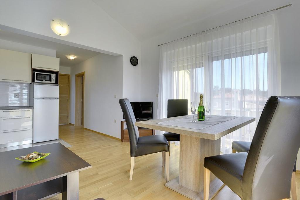 Apartments Kralj 메덜린 외부 사진