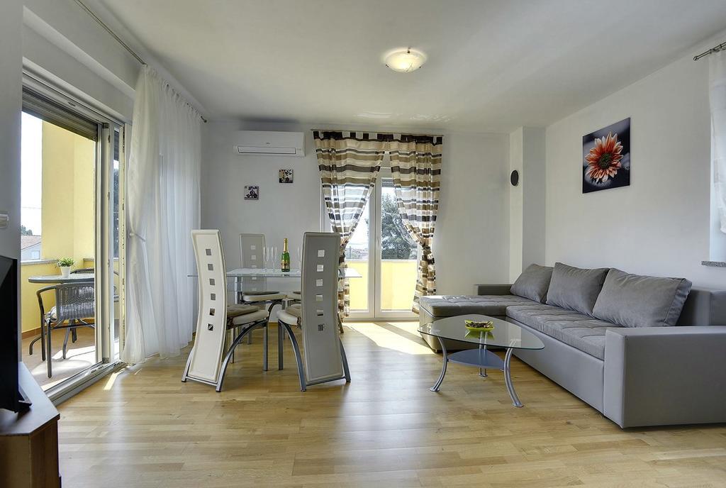 Apartments Kralj 메덜린 외부 사진