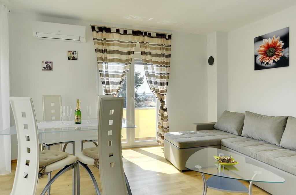 Apartments Kralj 메덜린 외부 사진