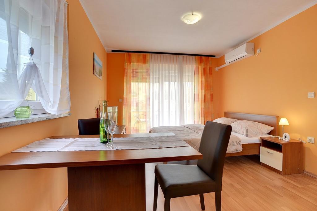 Apartments Kralj 메덜린 외부 사진