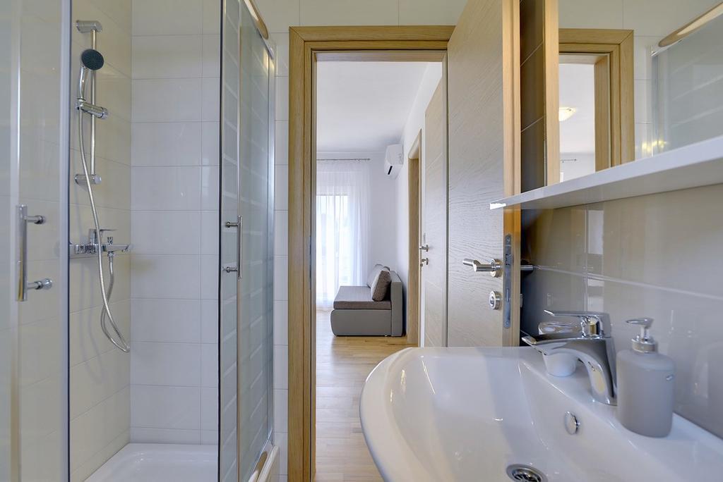 Apartments Kralj 메덜린 외부 사진
